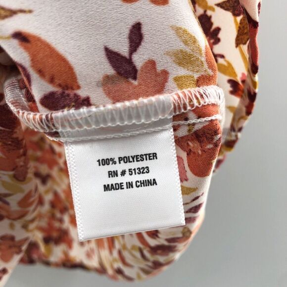 CECE Floral Keyhole Short‎ Sleeve Blouse
CREAM/ ROSE/ YELLOW - Picture 7 of 10